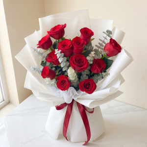 Ramo de 12 rosas rojas